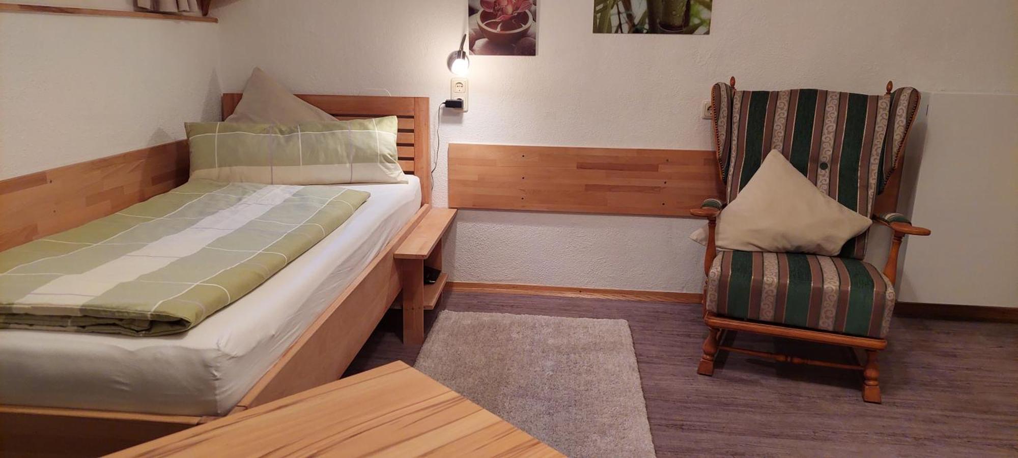 Studio Apartment *